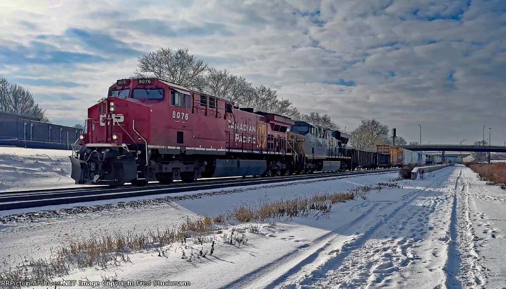 CP 8076 leads M370.